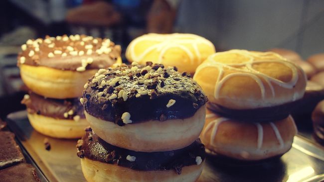 Mengapa harus memakai air dingin untuk membuat donat? Apa yang terjadi jika hanya menggunakan air biasa?