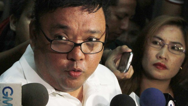 Harry Roque, juru bicara Presiden Filipina, Rodrigo Duterte, mengundurkan diri karena stres selama menjalani tugas.
