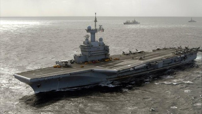 Kapal induk nuklir Angkatan Laut Prancis, Charles de Gaulle, dikerahkan ke Laut Mediterania Timur akibat sengketa antara Turki dan Yunani.