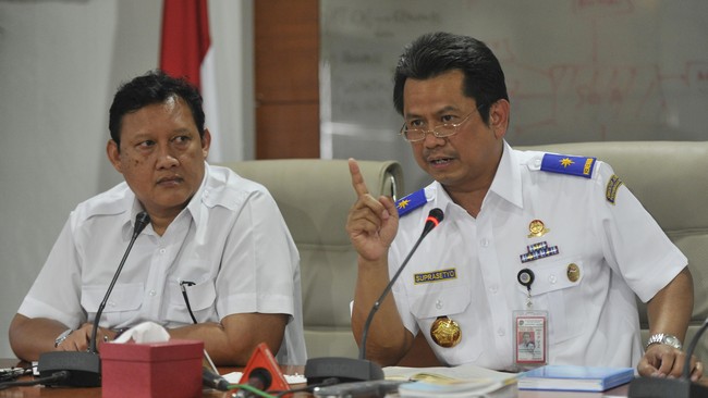 Direktur Jenderal Perhubungan Udara Suprasetyo mengatakan Kementerian Perhubungan telah membentuk tim untuk mengkaji maskapai penerbangan Lion Air. 