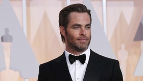 Chris Pine 'Terjebak' antara Finest Hours dan Green Lantern