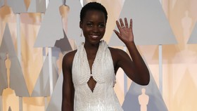 Gaun Oscar 6000 Mutiara Lupita Nyong'o Dicuri