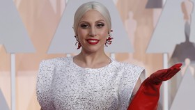 Lady Gaga sampai Stephen King Berdoa untuk Texas