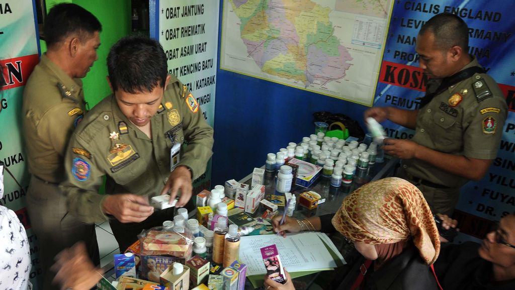 Poisi Bongkar Peredaran Obat Keras Berkedok Toko Pulsa dan Sembako
