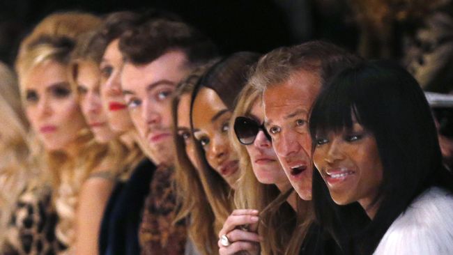 Berkat bidikan kamera fotografer Peter Lindbergh, dunia kemudian mengenal Kate Moss, Naomi Campbell dan Linda Evangelista.