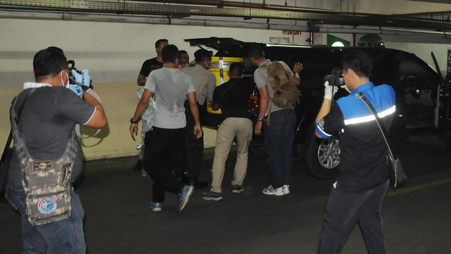 Sampai saat ini menurut Ronny Sompie kepolisian belum berhasil mengidentifikasi siapa saja yang terlibat dalam aksi teror yang gagal itu.