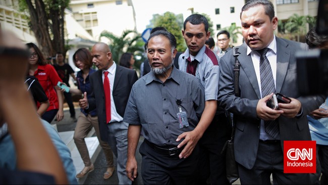 LBH Jakarta mencatat, ada 17 kasus dugaan kriminalisasi yang dilakukan Polri yang merugikan korban, termasuk terhadap pimpinan KPK.