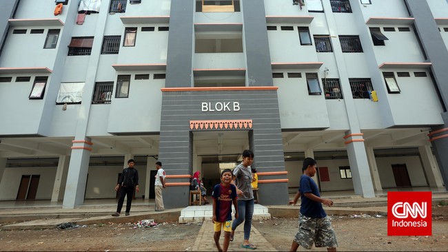 Turnamen dengan peserta rumah susun se-DKI Jakarta ini diadakan untuk memperingati Hari Sumpah Pemuda. Hadiahnya cukup menarik, jalan-jalan ke Barcelona.