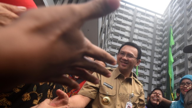 Menurut Ahok jumlahnya sangat banyak dengan total jumlah dana siluman mencapai Rp 12,1 triliun.