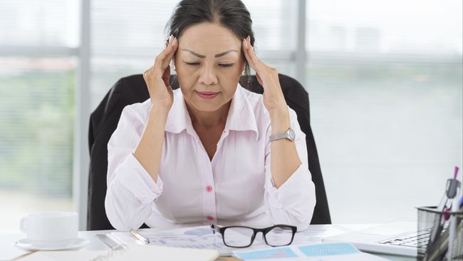 Usai menopause banyak perempuan mengalami gejala vulvovaginal yang gejalanya gatal-gatal, sensasi terbakar, sengatan, iritasi, atau aroma tak sedap pada vagina.