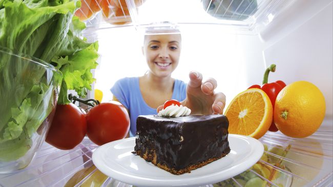 Banyak mitos-mitos terkait makanan yang tidak boleh disantap oleh pengidap diabetes. Bisakah mitos ini dipercaya?
