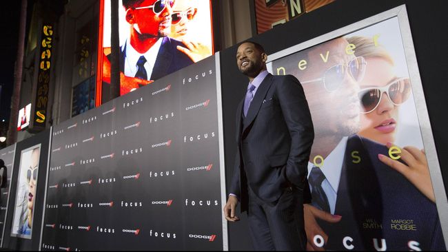 Kebiasaan Will Smith menulis lagu dengan cara konvensional di kertas, diprotes sang anak, Jaden, "Sekarang orang menggunakan iPhone!"