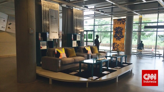 Jumlah pengunjung IKEA dalam sehari mencapai 10 ribu orang per hari.