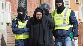 Spanyol Bekuk 4 Orang Diduga Perekrut ISIS