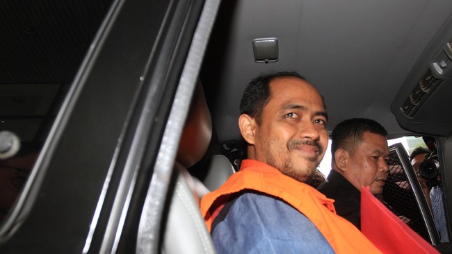 Korupsi keduanya merugikan negara Rp 8 miliar dan kasus akan dilimpahkan ke pengadilan 14 hari ke depan.