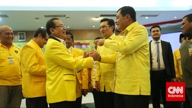 Dituding Beri Suap, Nurdin Halid Akan Lapor Polisi