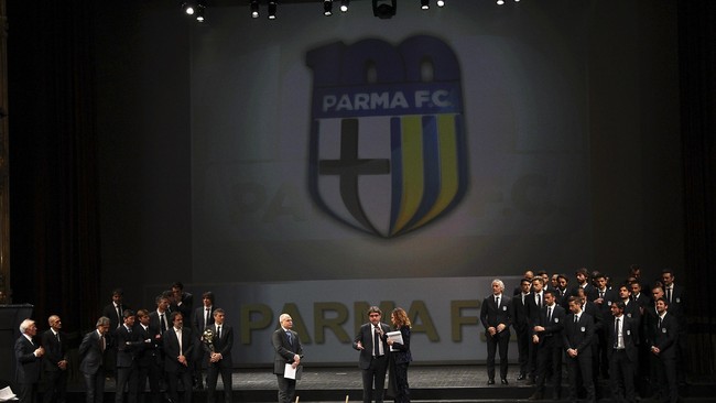 Krisis keuangan yang menimpa Parma, menggugah Federasi Sepak Bola Italia untuk turun tangan membantu mantan dua kali juara Piala Eropa itu dari kebangkrutan.