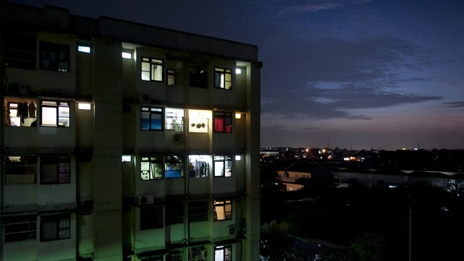 Pemprov DKI Jakarta tengah gencar membangun rusunawa. Anggaran sebesar Rp 3,3 triliun telah disiapkan. Sebanyak 21 ribu unit akan dibangun untuk tahap pertama.