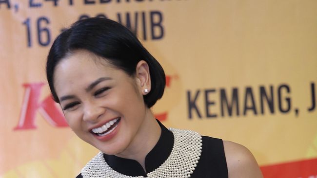 Pergelaran jazz tertinggi di Indonesia, Jazz Gunung, kembali mengalun untuk kali ke-tujuh, pada 12 dan 13 Juni 2015, di lereng Gunung Bromo.