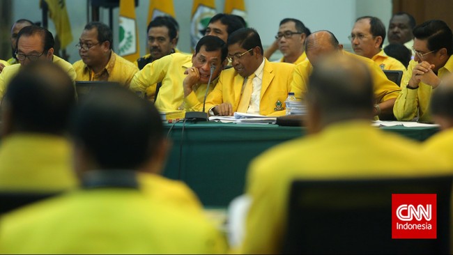 Nurdin Halid enggan disebut mengarahkan Munas Bali untuk memilih Ical, melainkan memfasilitasi peserta Munas dan mengklaim memimpin munas secara demokratis.