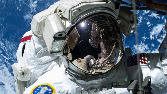 Sejak Desember 2015 hingga 18 Februari 2016 kemarin, NASA membuka pendaftaran calon astronaut. Mereka akan ke antariksa, tapi itu masih lama banget. 