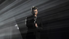 Sam Smith Taklukkan Dunia dengan Lagu Penyayat Hati