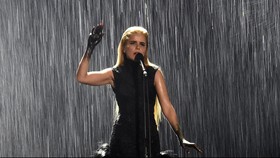 Paloma Faith Menyesal Urung Bawakan Soundtrack James Bond