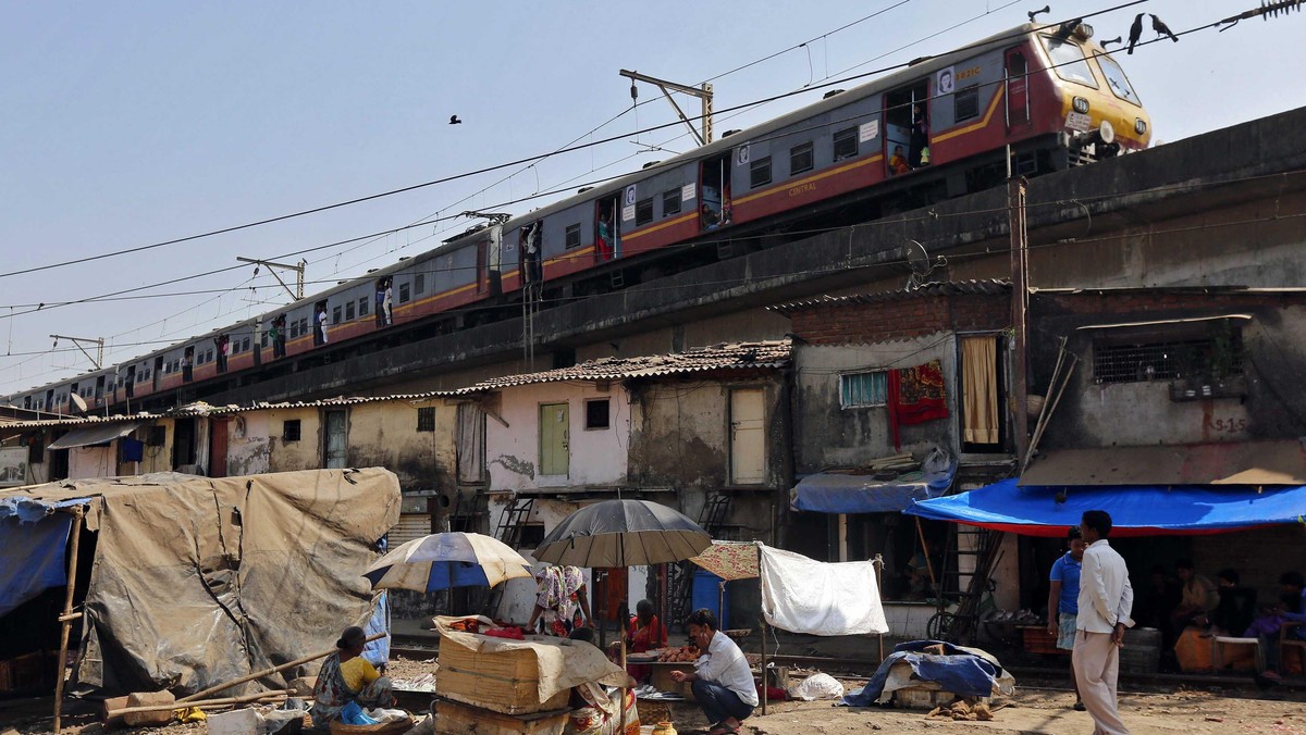 India Benahi Transportasi Kereta