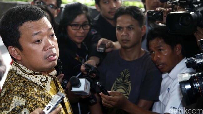 Kepala BNP2TKI Nusron Wahid berpendapat lapangan kerja di Indonesia masih kurang sehingga migrasi tidak terhindarkan.