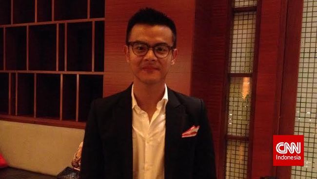 'Terbang, Menembus Langit' merupakan film terbaru Fajar Nugros yang menceritakan perjuangan seorang pemuda beretnis Tionghoa jadi pebisnis di Singapura.