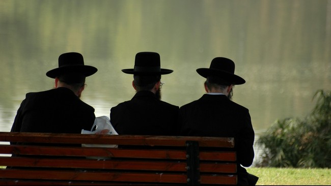 Pelatihan bela diri dan pertolongan pertama pada luka digelar menyusul penyerangan ke supermarket kosher di Paris dan sinagoga di Kopenhagen.