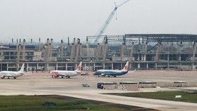 Jokowi Pastikan 'Runway' Ketiga Bandara Soetta Kelar Juni Ini