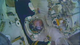 Pengalaman Astronaut Muslim Pertama Puasa di Luar Angkasa