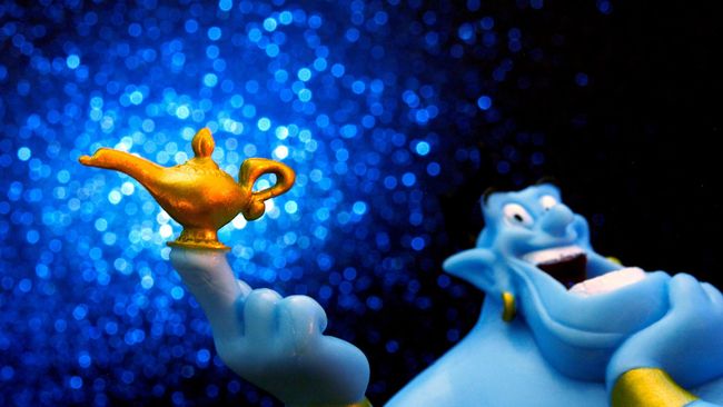 Disney akan membuat film prekuel Aladdin yang rilis 1992, namun kali ini diproduksi secara live-action. Belum ada informasi soal pemain.