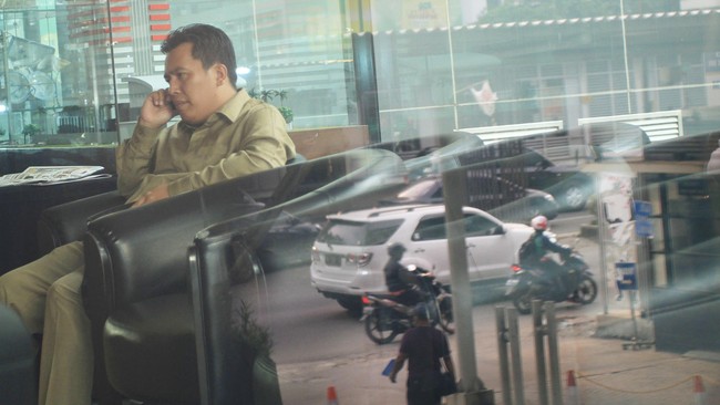 Bekas Bendahara Partai Demokrat M. Nazaruddin diperiksa sebagai saksi untuk tersangka Pejabat Pembuat Komitmen (PPK) Made Mergawa. 