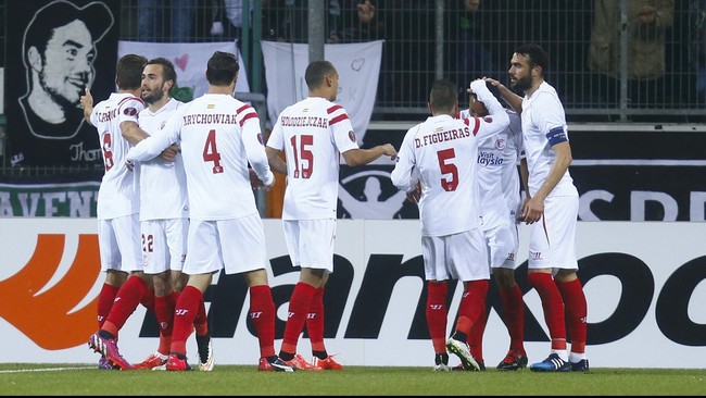 Dua pertandingan sesama negara terjadi pada babak 16 besar Liga Europa. Salah satunya adalah duel sesama tim Spanyol, Villarreal melawan Sevilla.