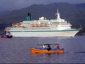 Kapal Pesiar Melintas di Perairan Raja Ampat Saat Masa Corona