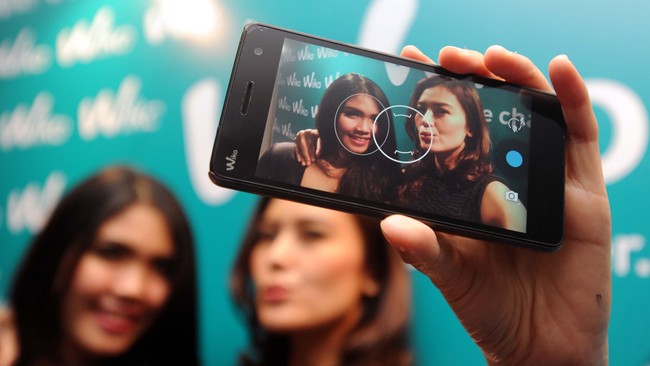 Ada fitur kamera hp yang bisa dimanfaatkan sebagai trik untuk mendapat pose foto bagus.