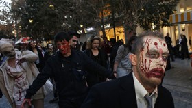 Pria Tuna Rungu Jadi Pelaku Tabrak Lari di Parade Zombie