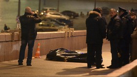 Peringati Kematian Boris Nemtsov, Massa Tumpah Di Moskow