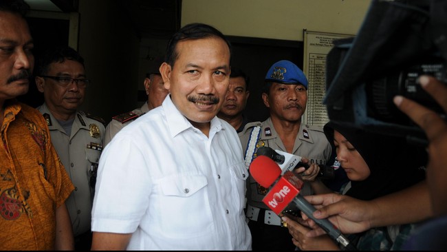 Wakapolri Badrodin Haiti mengaku bahwa pihak Kepolisian sudah melakukan pendekatan kepada panitia agar laga "terlarang" tidak digelar, namun tak diindahkan.