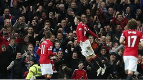 Rooney Cetak Sejarah!