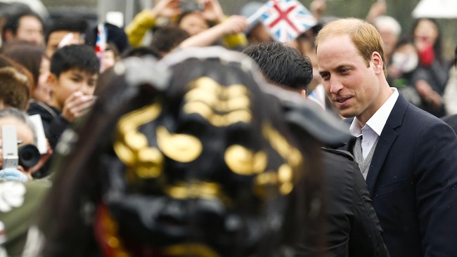 Kunjungi Jepang, Pangeran William 'Digigit' Barongsai
