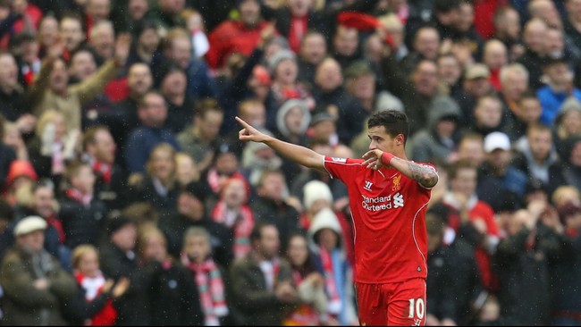 Philippe Coutinho ternyata bukan yang pertama mengungkapkan perasaan kepada istrinya saat ini, Aine. Justru Aine duluanlah yang meminta Coutinho jadi pasangan.