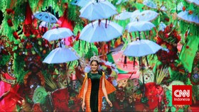 Tampilan Androgini dalam Balutan Batik Banyuwangi