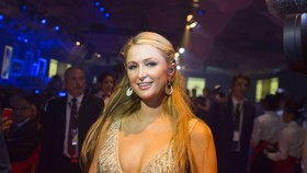 Paris Hilton Berpesta dengan Putra Fidel Castro