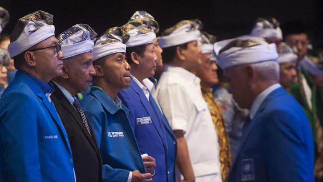 Ruang sidang pembahasan tata tertib Kongres IV Partai Amanat Nasional sempat ricuh dan menyebabkan satu orang terluka.