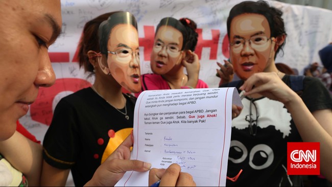 Aksi dukungan terhadap Ahok terus berlanjut. Hari ini sejumlah elemen masyarakat akan menggelar aksi di Balai Kota DKI Jakarta dan DPRD.