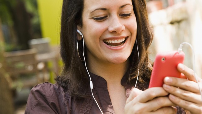 Kalau pernah mendengarkan musik, secara tanpa sadar tubuh terasa ikut bergoyang, bukan? Apa penyebabnya?