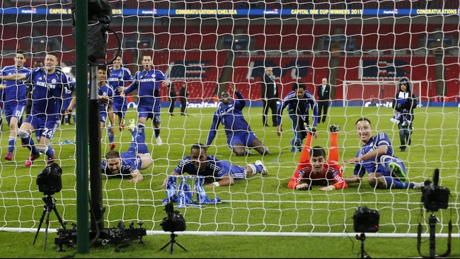 Manajer Chelsea Jose Mourinho mengklaim latihan yang dilalui timnya lebih berat dibandingkan pertandingan domestik yang dilakoni Paris Saint-Germain (PSG).
